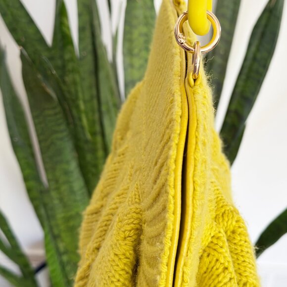 Bright Mustard Knit Purse with Chunky Chain Handle NEW - Picture 4 of 9